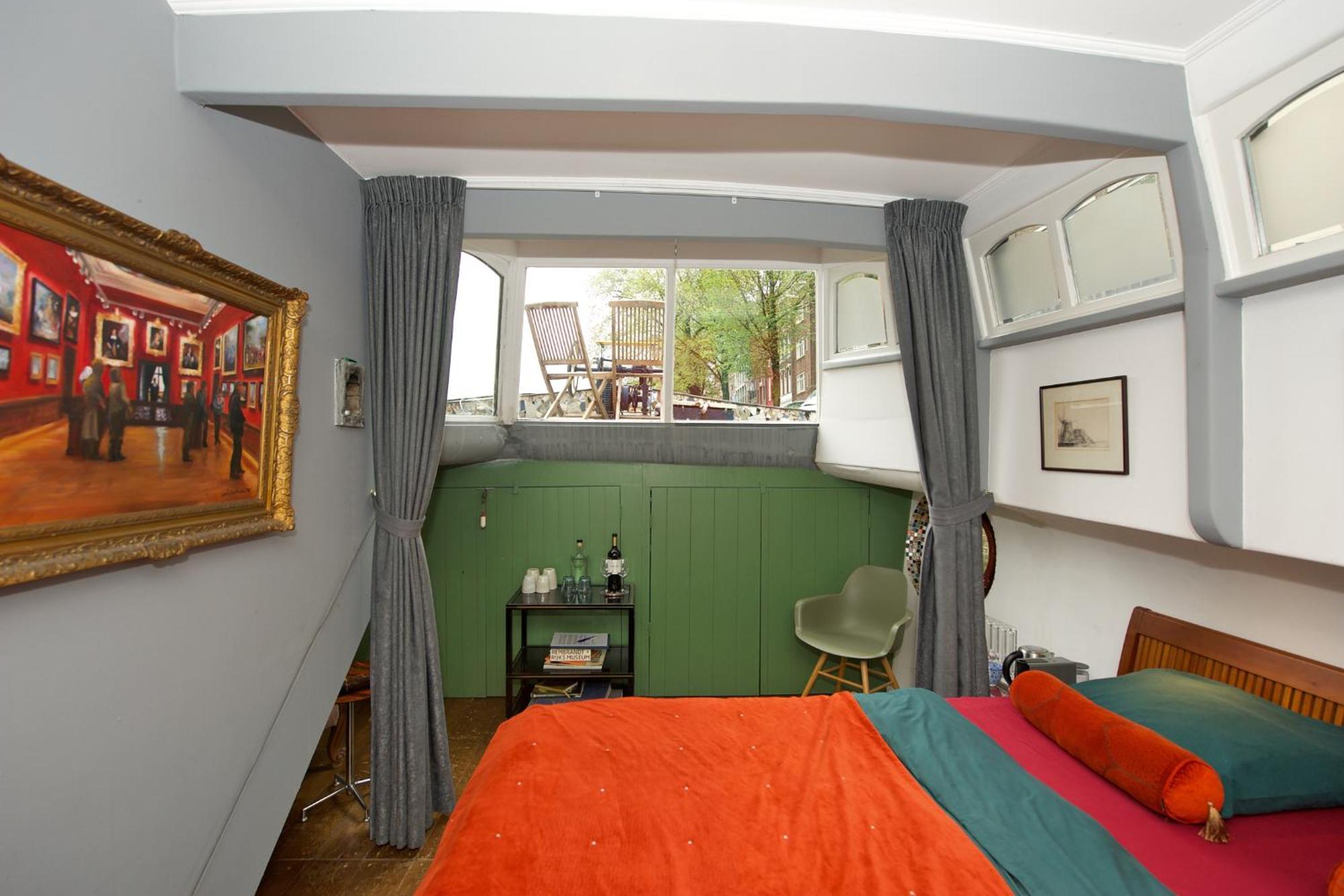 Amsterdam Center - Houseboat B&B By Captain Ricard المظهر الخارجي الصورة
